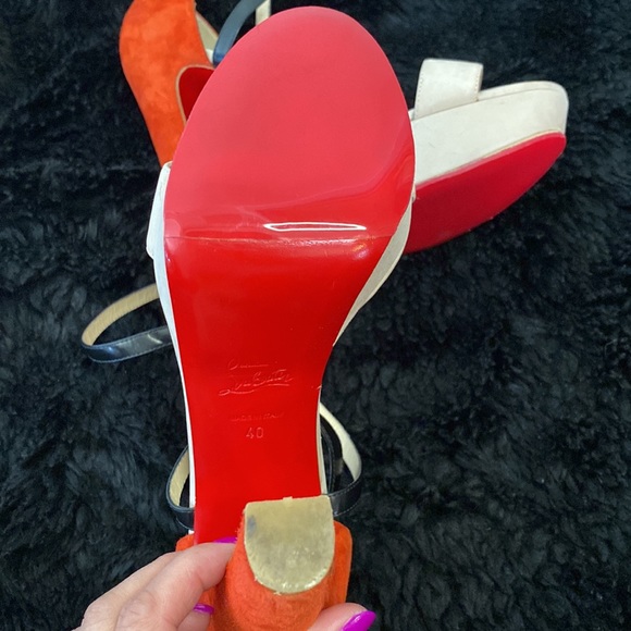Christian Louboutin - Picture 9 of 16